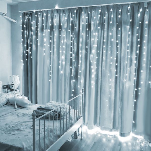 Fényfüggöny - 100 db LED - hidegfehér - hálózati - IP44 - 2,2 m - 8 program    Family 58902B