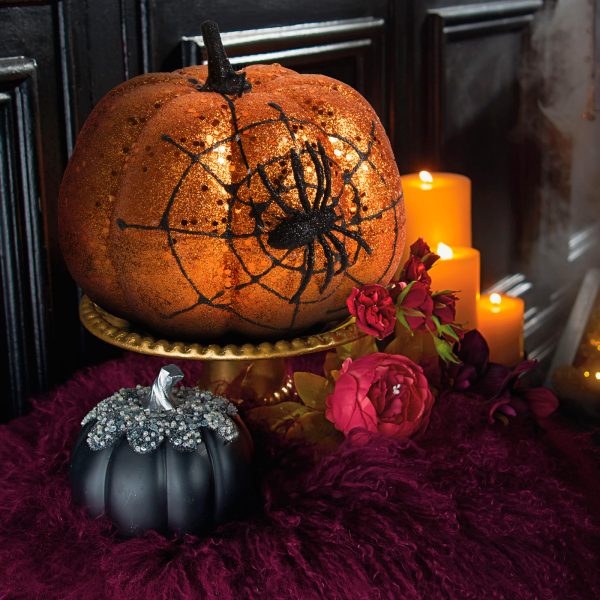 Halloween-i tök dekoráció - narancs glitteres - pókhálóval - 15 cm    Family 58179A - Image 2