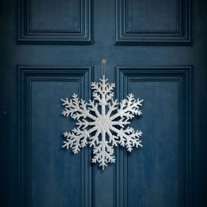 Karácsonyi dekoráció - jégkristály - glitteres ezüst - akasztható - 31 cm 59704B