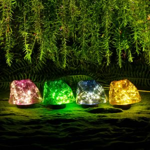 Leszúrható szolár lámpa - kavics forma - színes - 140 x 120 x 120 mm - melegfehér LED    Garden of Eden 11768B